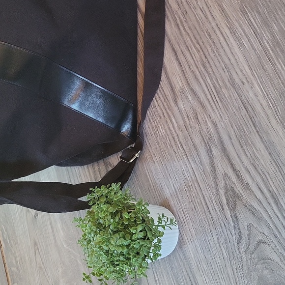 Victoria Secret l duffle l large l handy l travel l black cloth bag l carry on - Picture 3 of 7